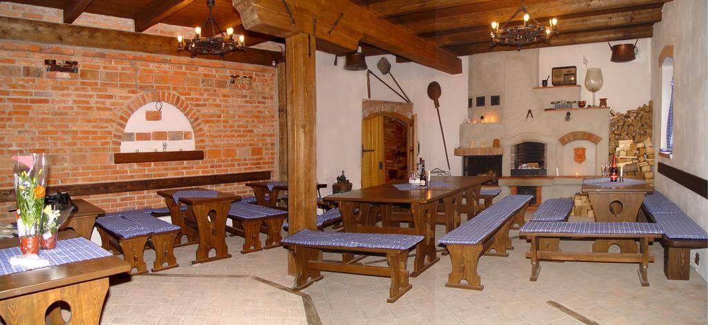 Vas Sklep - Vinny Sklep A Penzion Znojmo Exterior photo